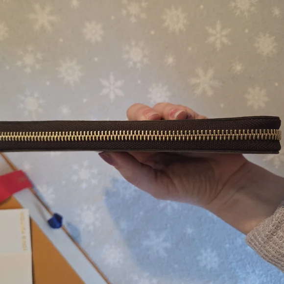 Louis Vuitton Reverse Monogram Clémence Wallet - Picture 4 of 10